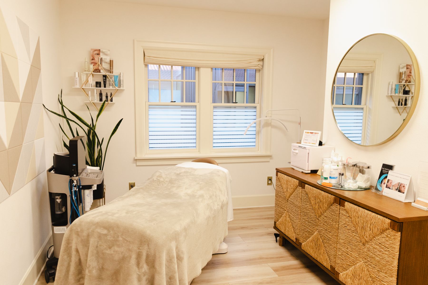 Facial treatment room
